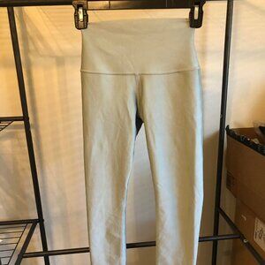 Very good condition mint green Alo leggings, size XS
